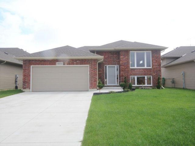 4054 Applewood Dr - Photo 1