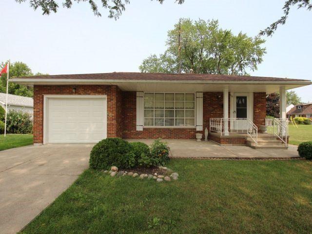 468 Fairview Cres - Photo 1