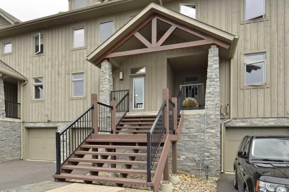 7 Rockmount Cres - Photo 1