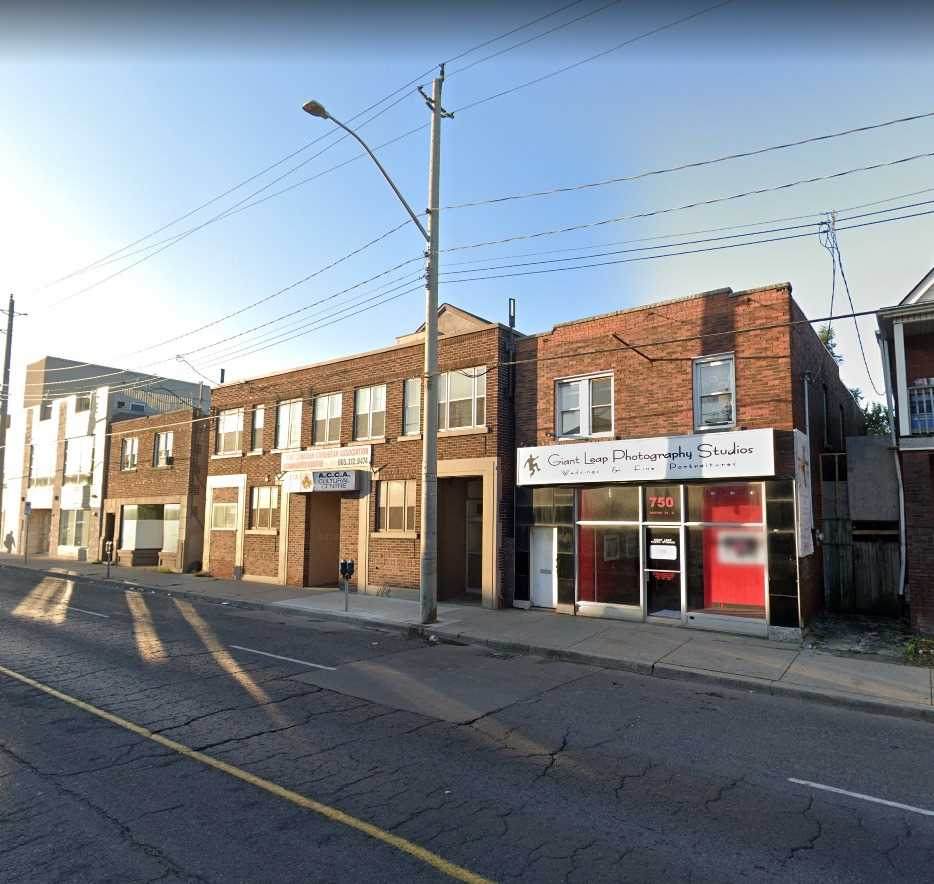 750 Barton St - Photo 1