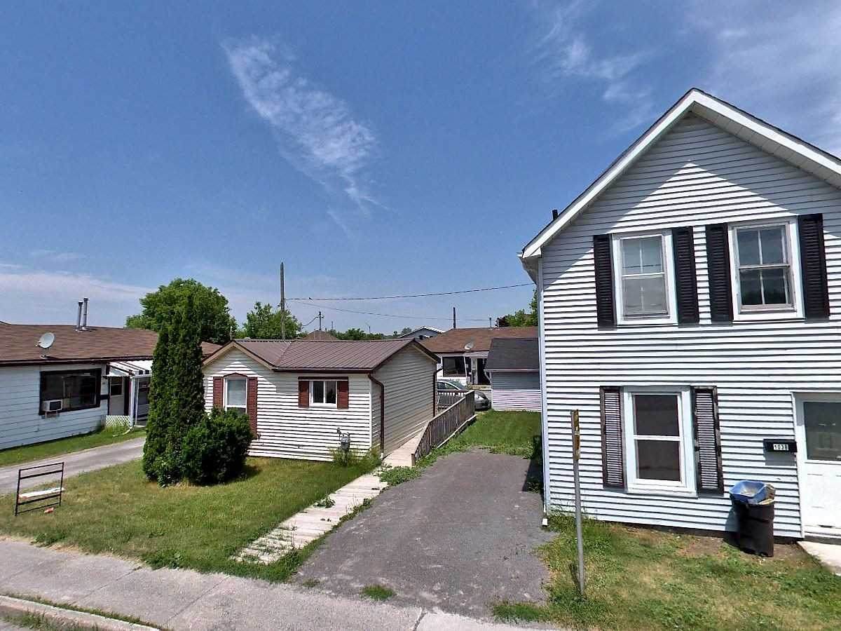 107-111 Stanley St - Photo 1