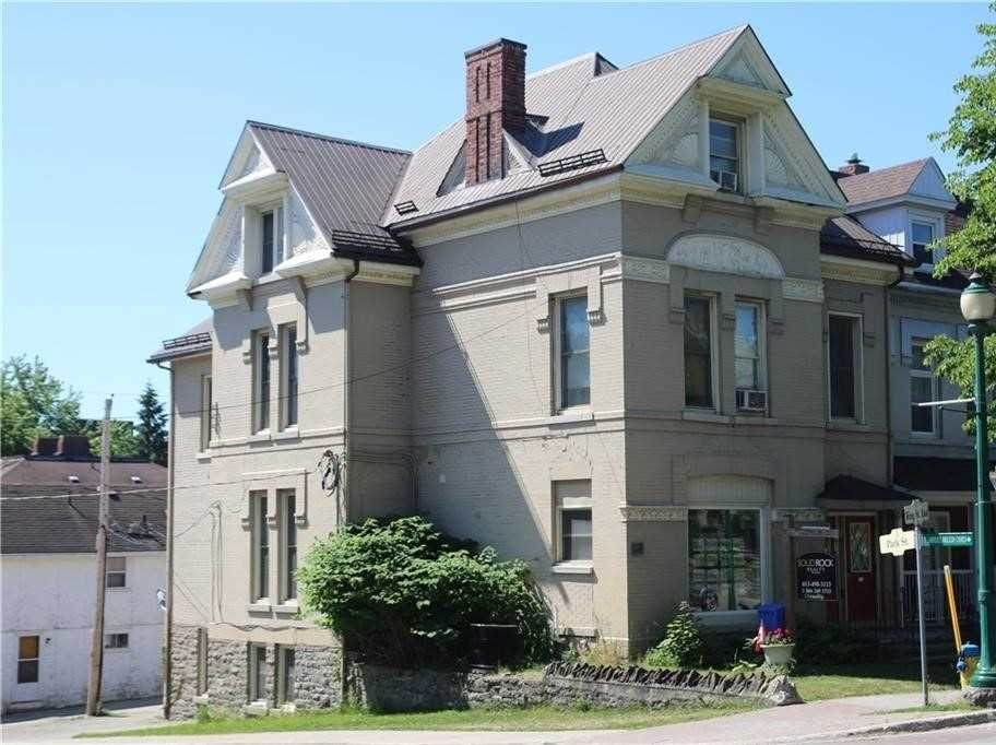 75 King St - Photo 1