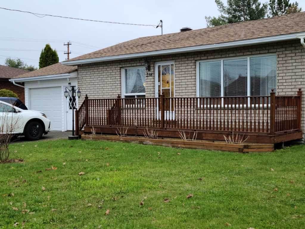 238 Russell St - Photo 1