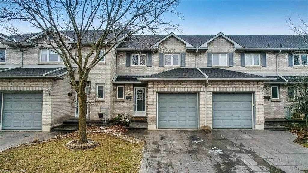 1 Royalwood Crt - Photo 1