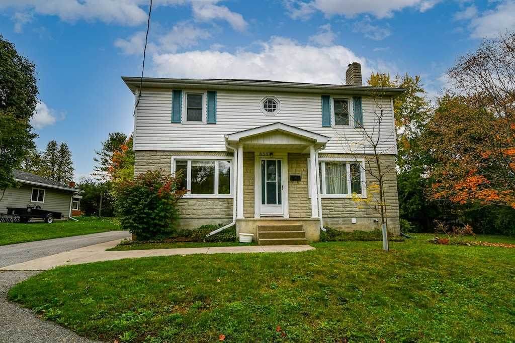 853 Fairbairn St - Photo 1