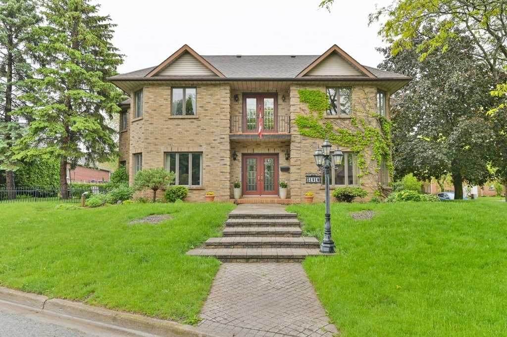 7 Applewood Crt - Photo 1