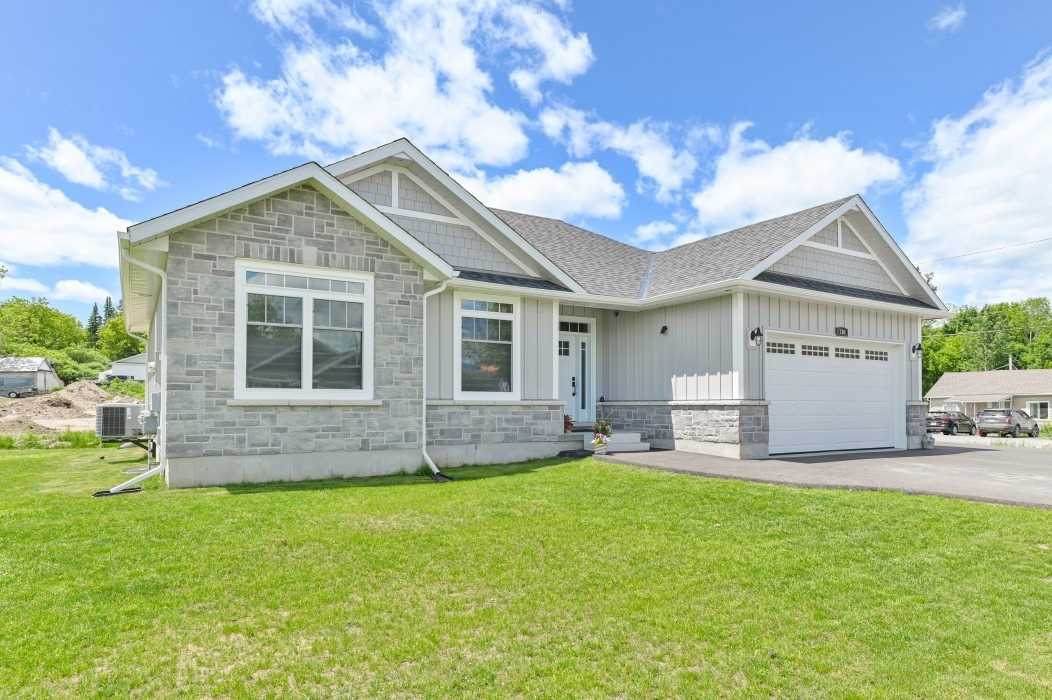 136 Rollins St - Photo 1