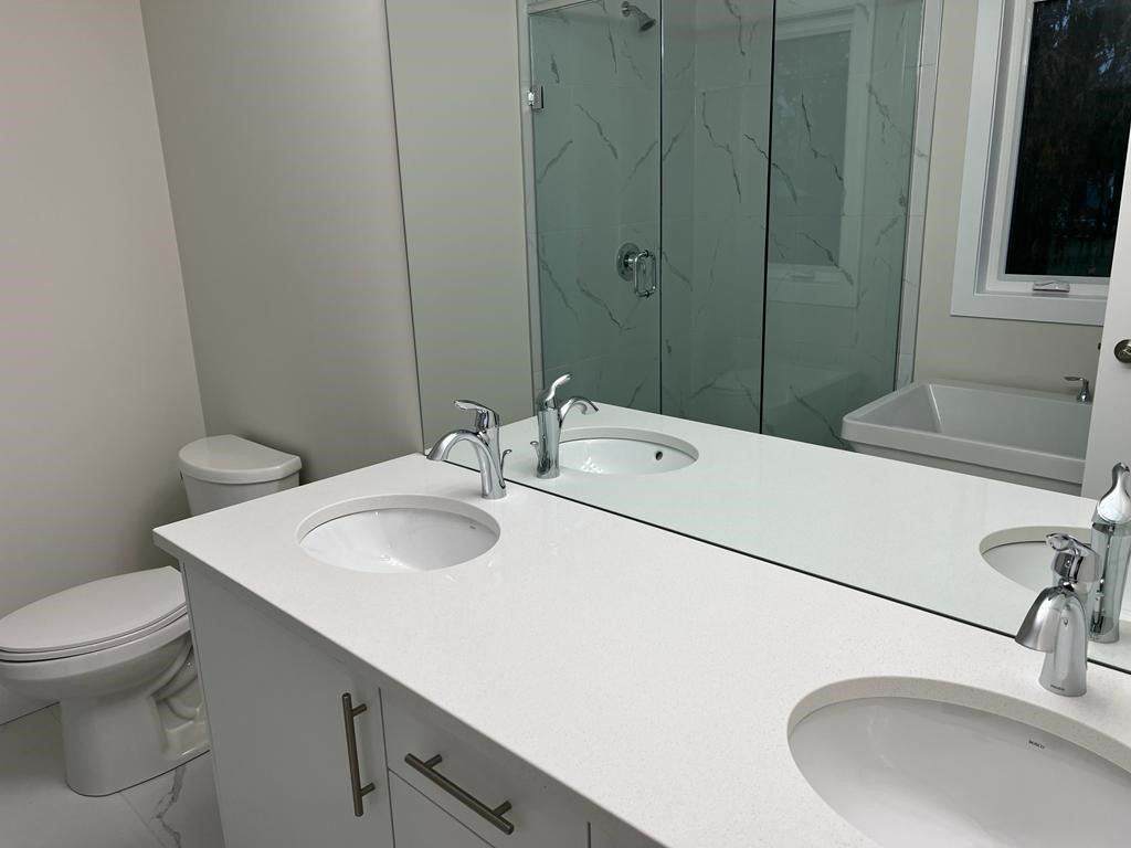 70 Royal Cres - Photo 1