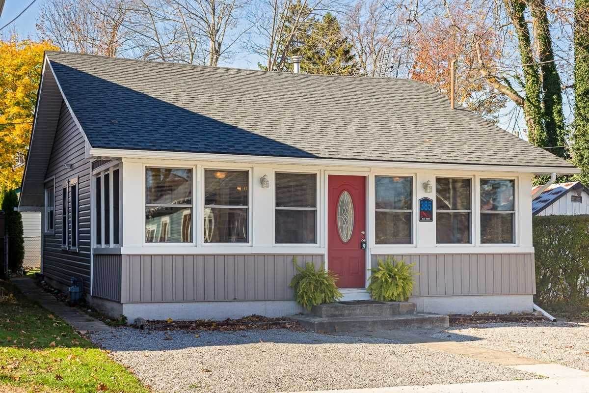 385 Oakwood Ave - Photo 1