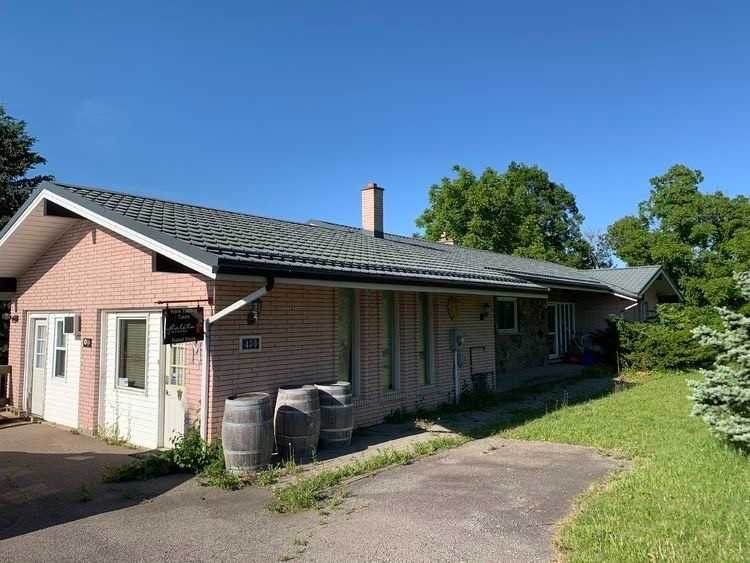 450 Queenston Rd - Photo 1