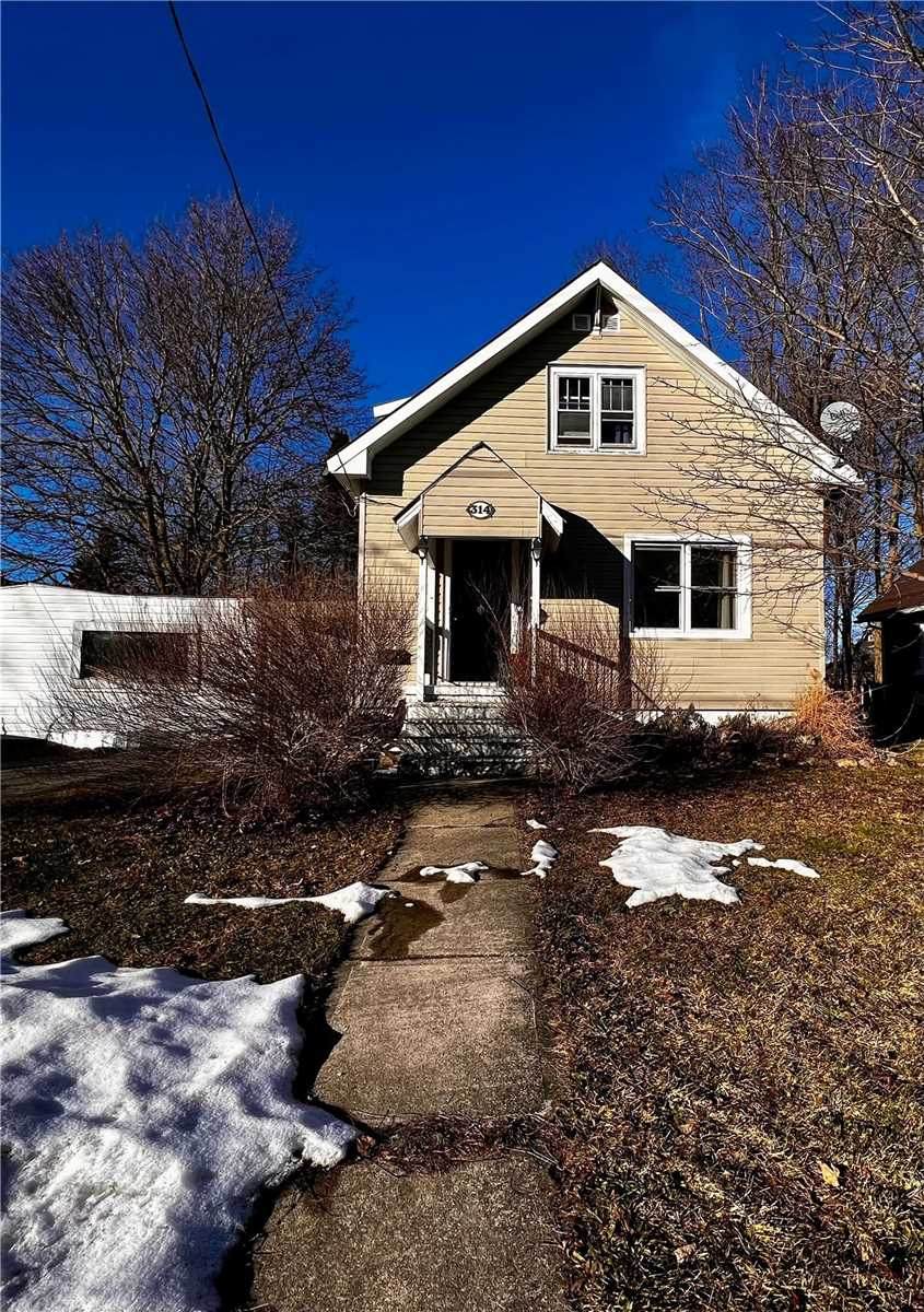 314 13th St - Photo 1