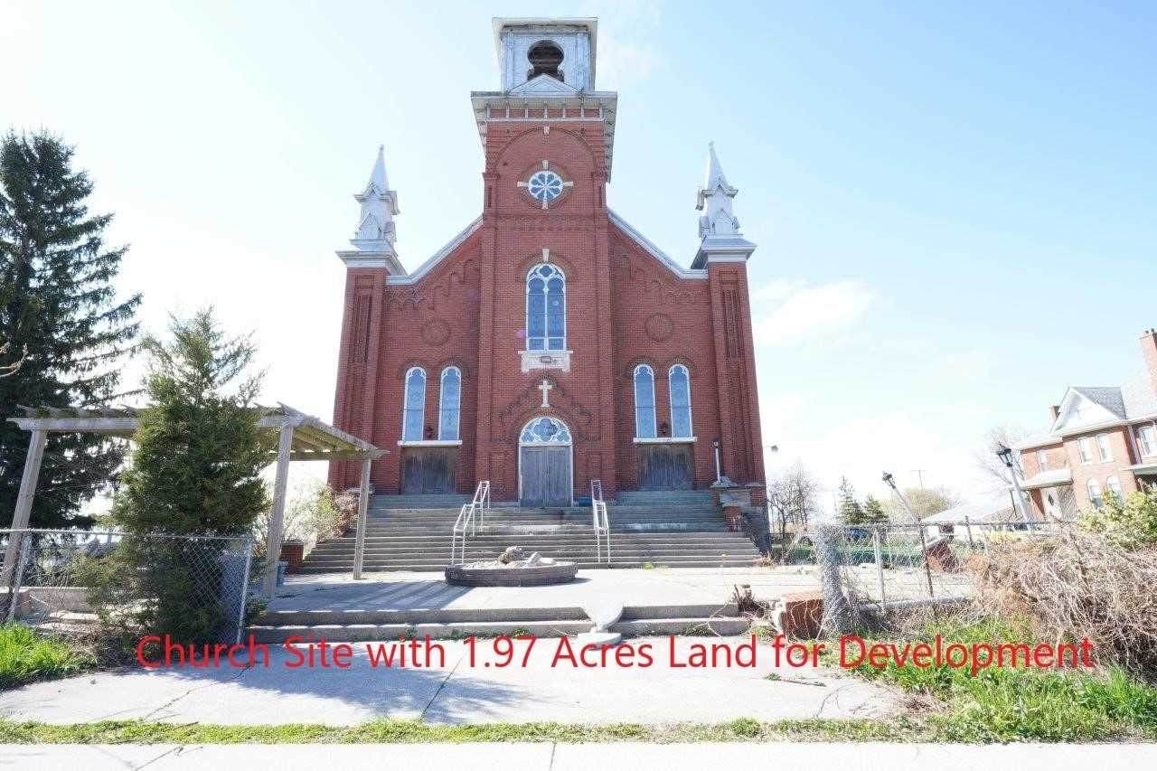 7119 Tecumseh Rd - Photo 1