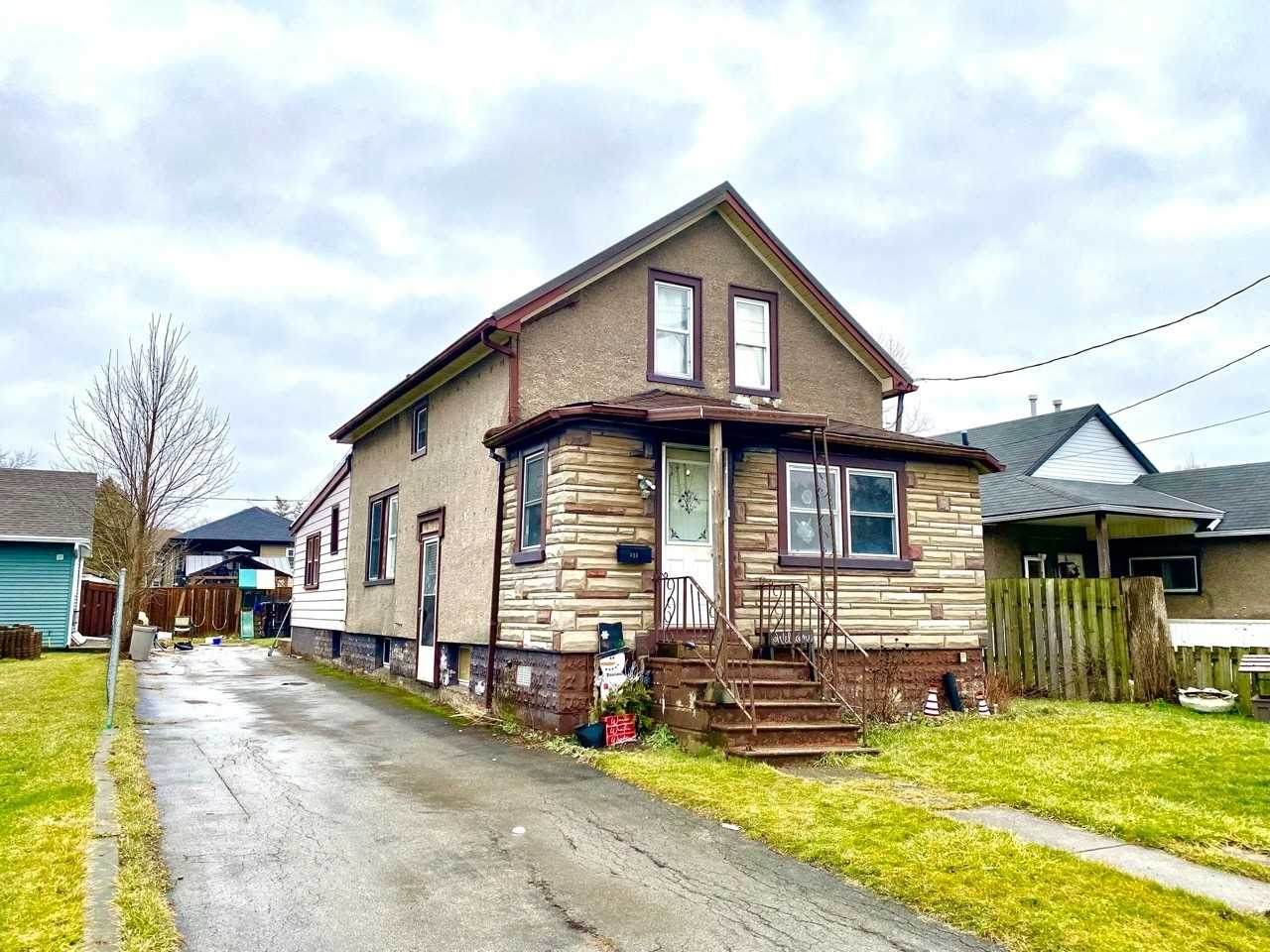 325 Dain Ave - Photo 1