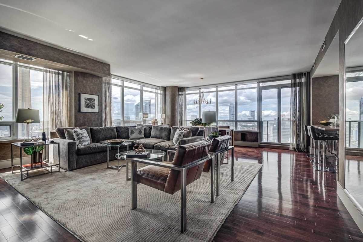 65 Bremner Blvd - Photo 1