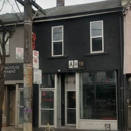823 Queen St - Photo 1