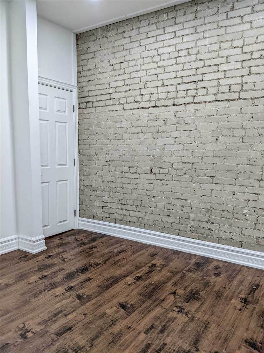 1489 Dundas St - Photo 1