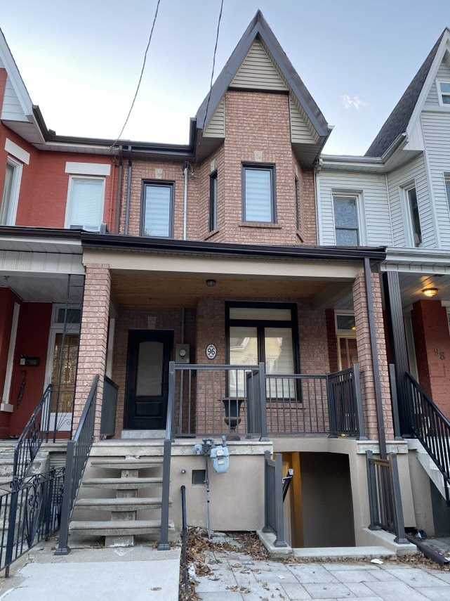 96 Montrose Ave - Photo 1
