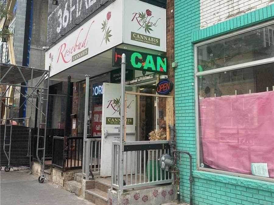365 King St - Photo 1