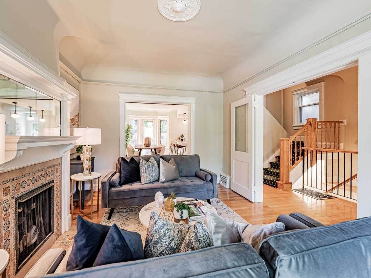 145 Howland Ave - Photo 1