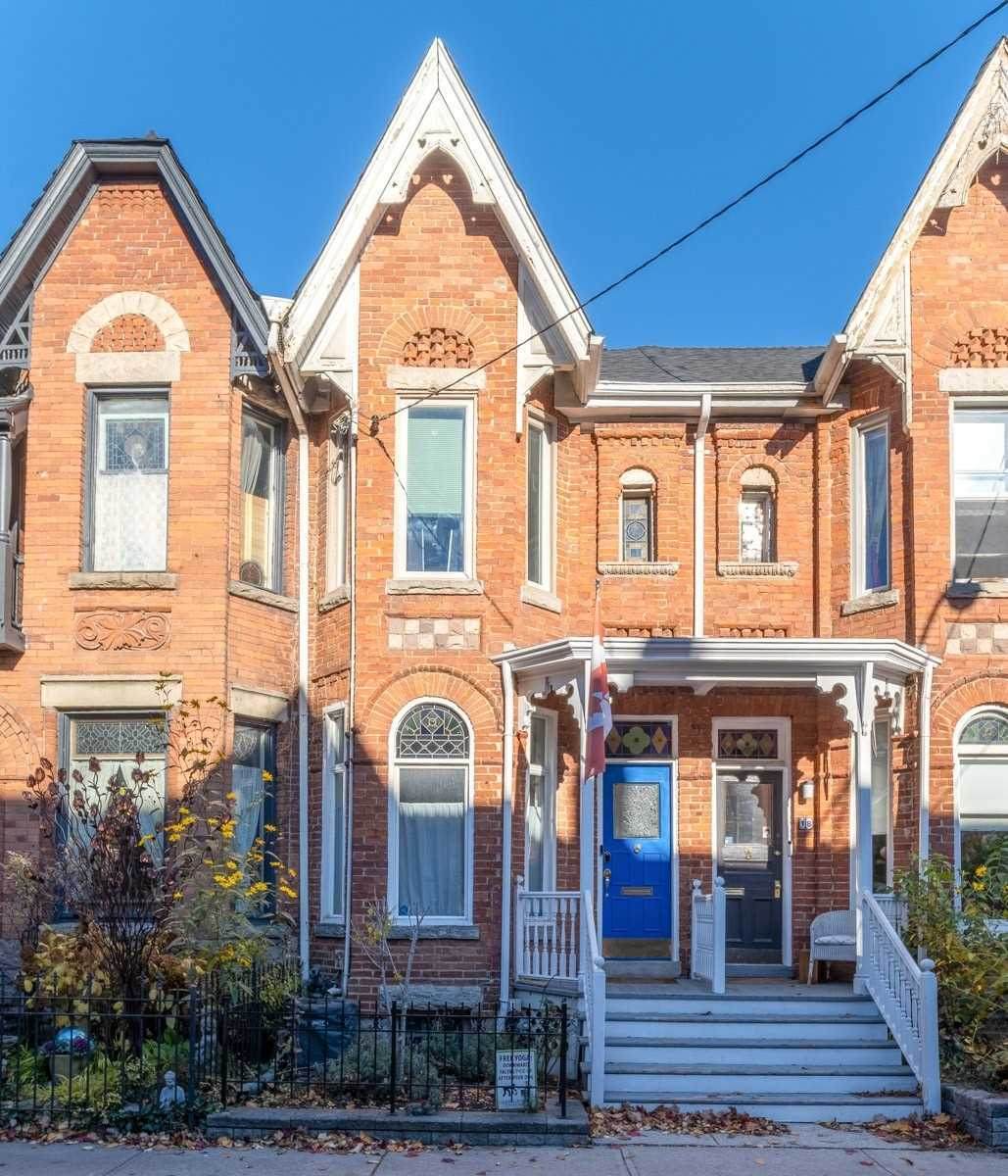 16 Salisbury Ave - Photo 1