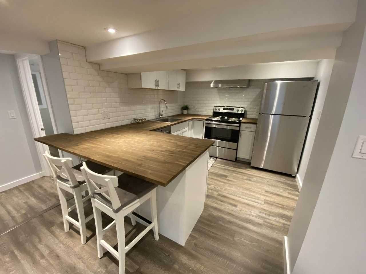 2491 Gerrard St - Photo 1