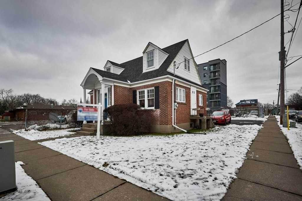 157 Centre St - Photo 1
