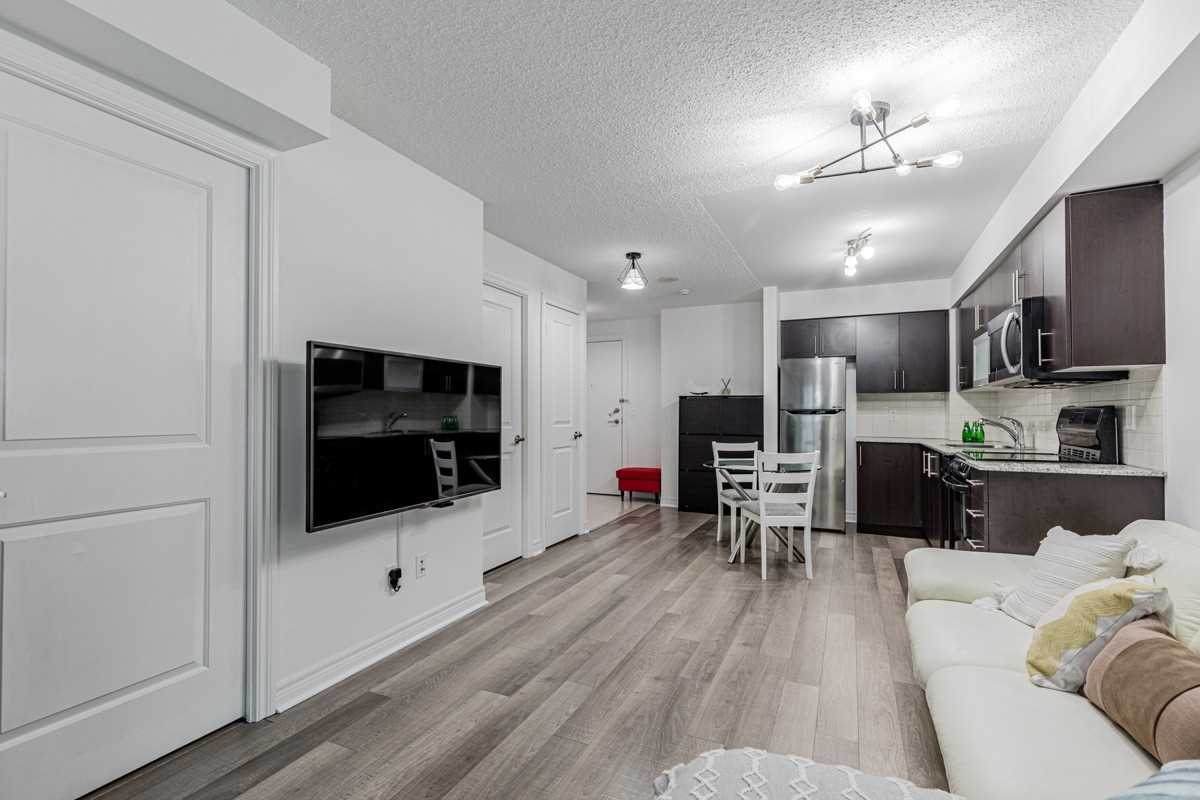50 Town Centre Crt - Photo 1