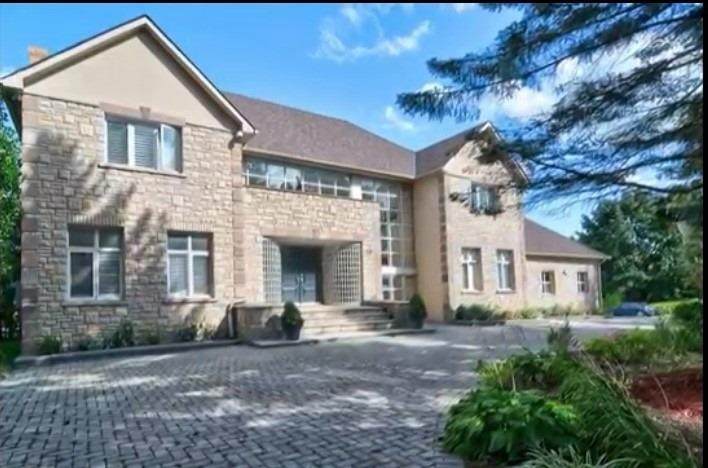 18 Bernadotte Dr - Photo 1