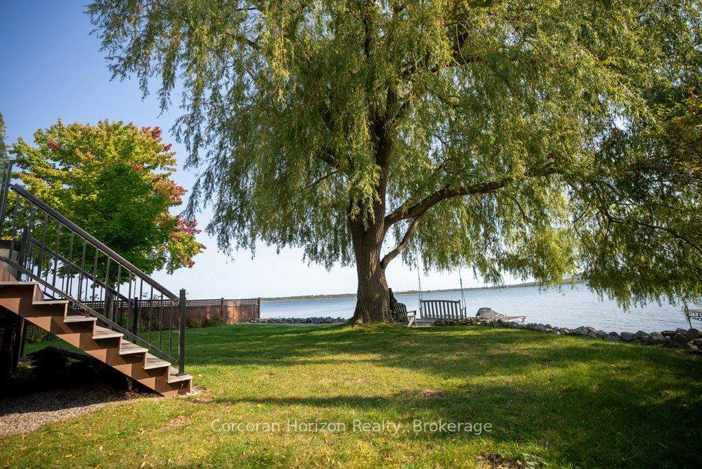 280 Robins Point Road - Photo 1