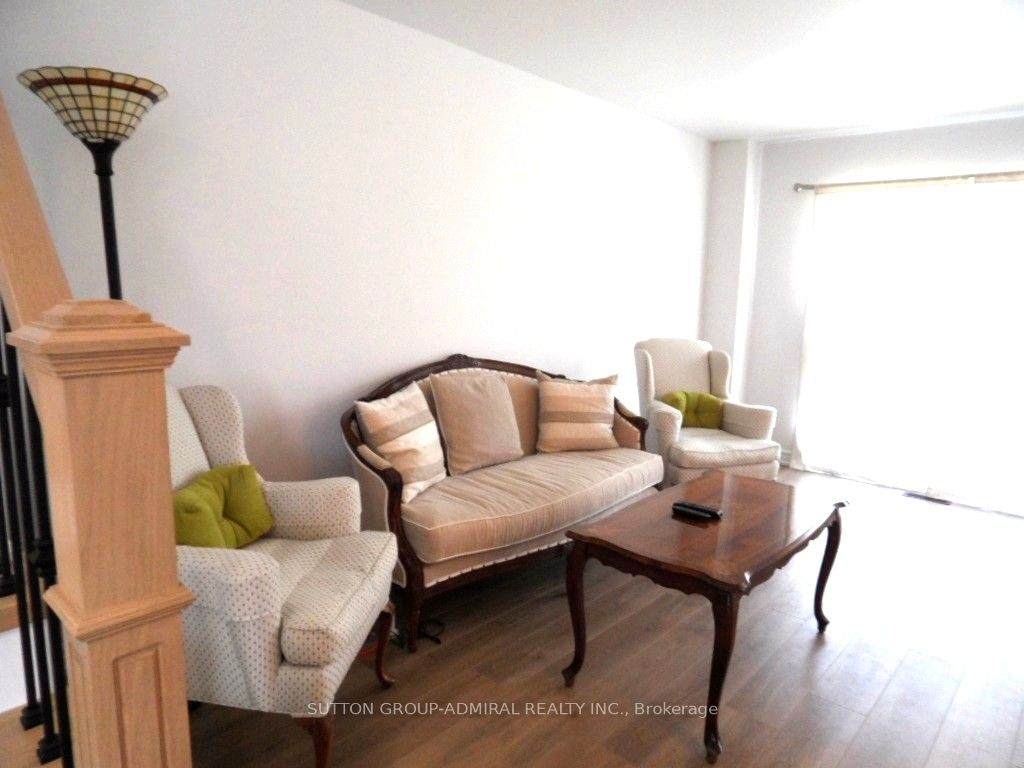 https://bt-photos.global.ssl.fastly.net/toronto/orig_boomver_1_S13516460-1.jpg