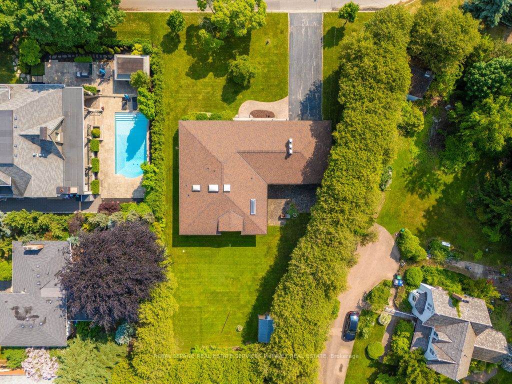 521 Vanessa Crescent - Photo 1