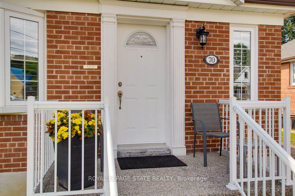 https://bt-photos.global.ssl.fastly.net/toronto/orig_boomver_2_W12849396-1.jpg