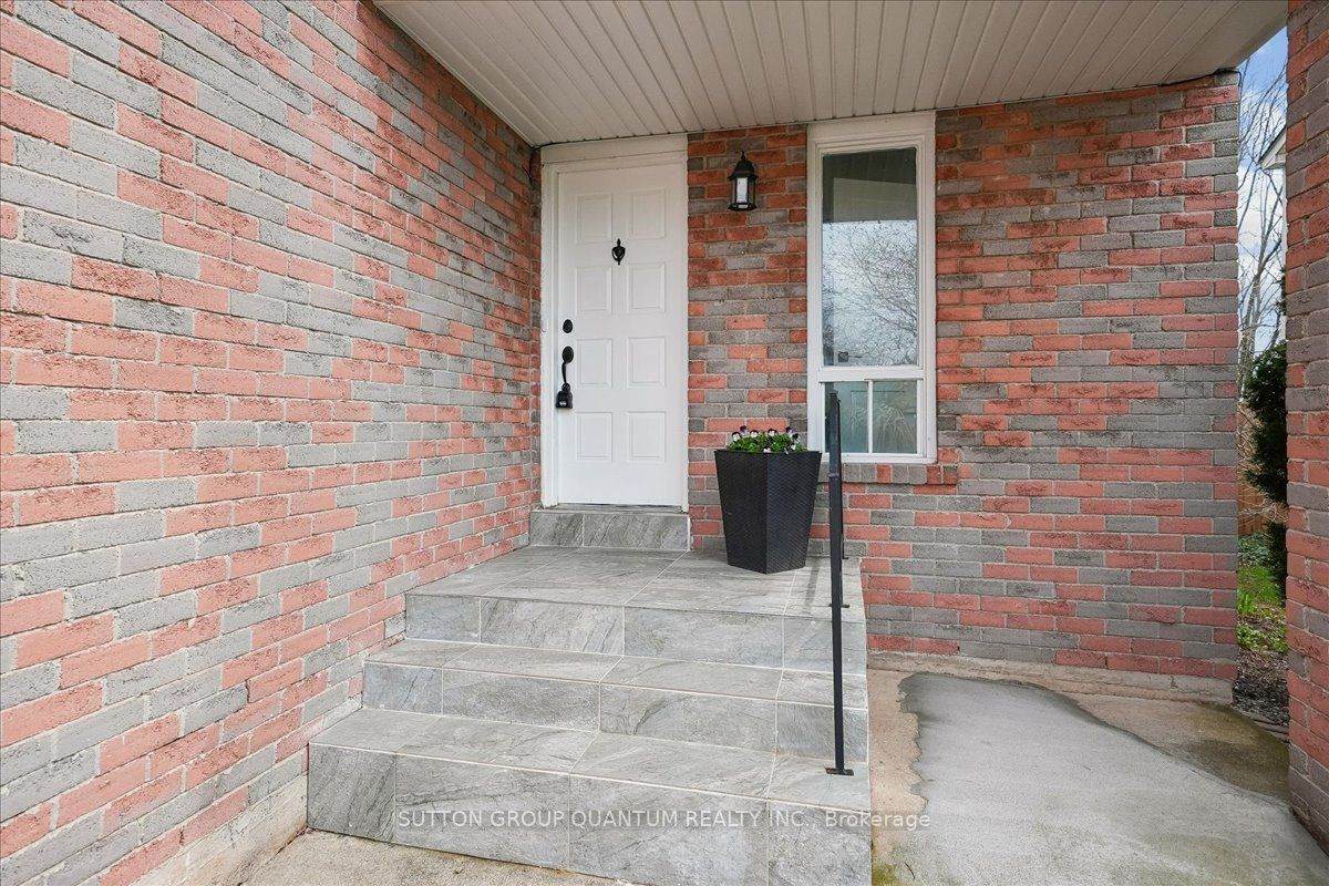 https://bt-photos.global.ssl.fastly.net/toronto/orig_boomver_2_W13015078-1.jpg