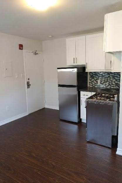 70 Melbourne Ave - Photo 1