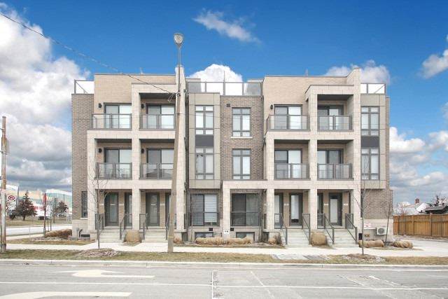 721 Lawrence Ave - Photo 1