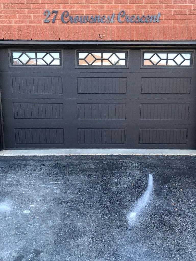 27 Crowsnest Cres - Photo 1