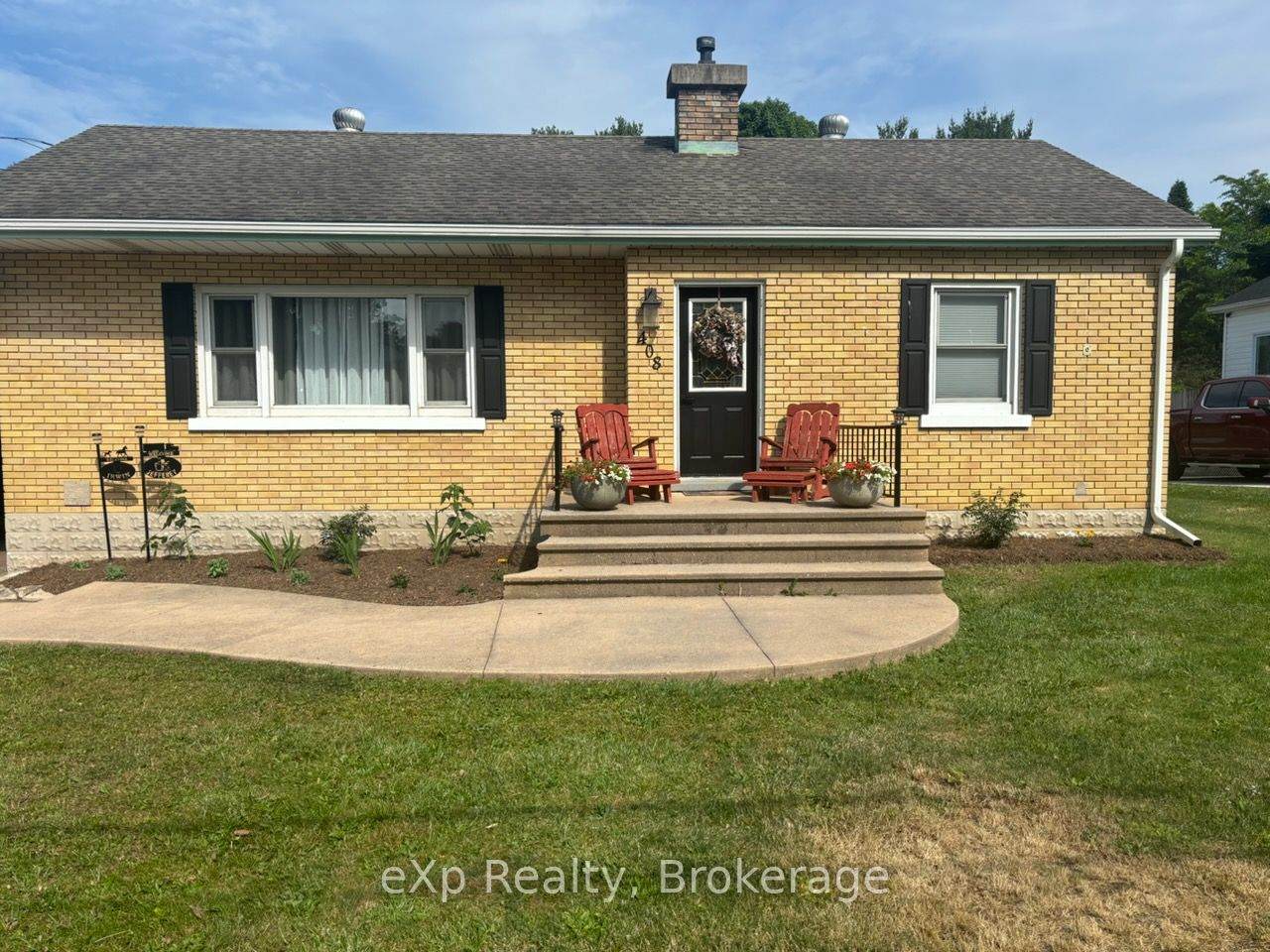 408 Mcnab Street - Photo 1