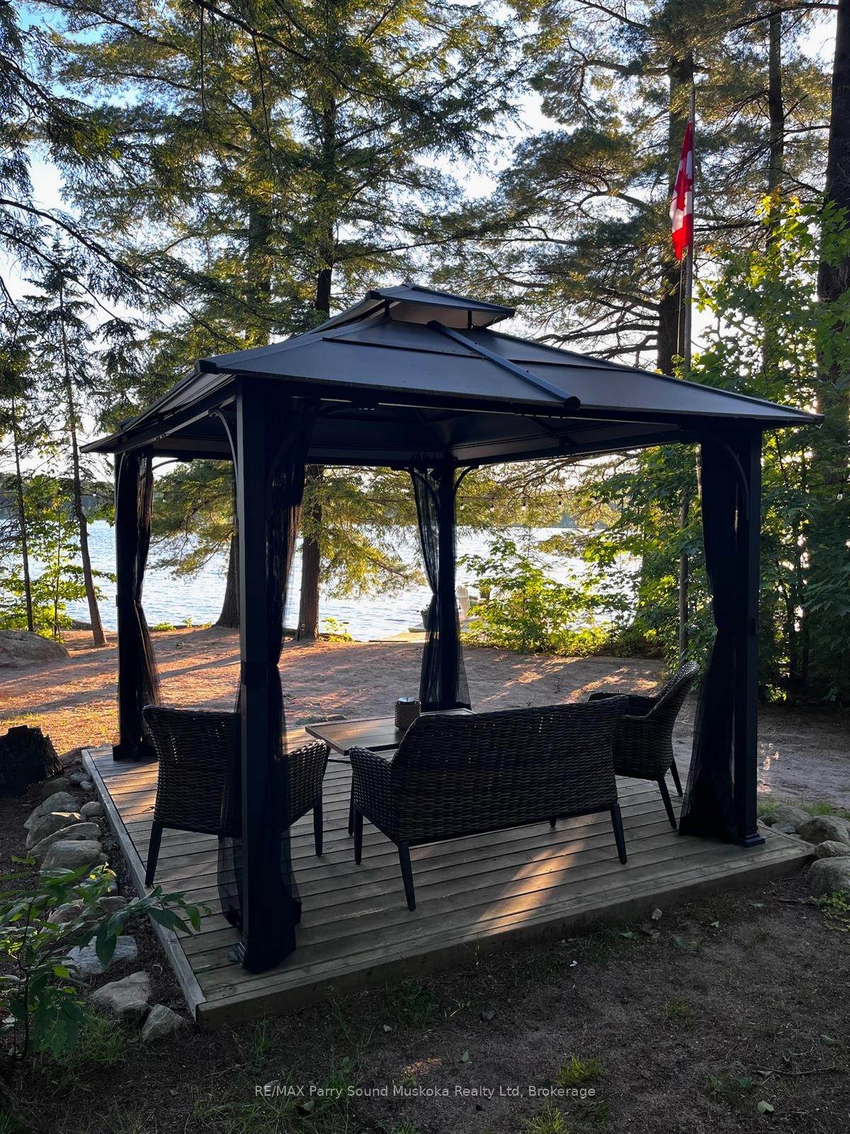 https://bt-photos.global.ssl.fastly.net/toronto/orig_boomver_1_X13090626-1.jpg
