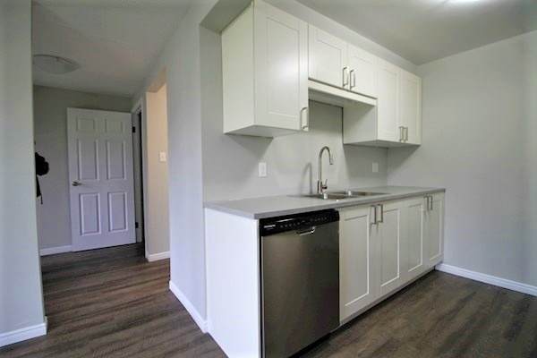 144 Greendale Cres - Photo 1
