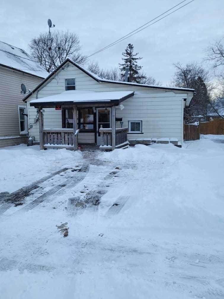 473 Hopkins Ave - Photo 1