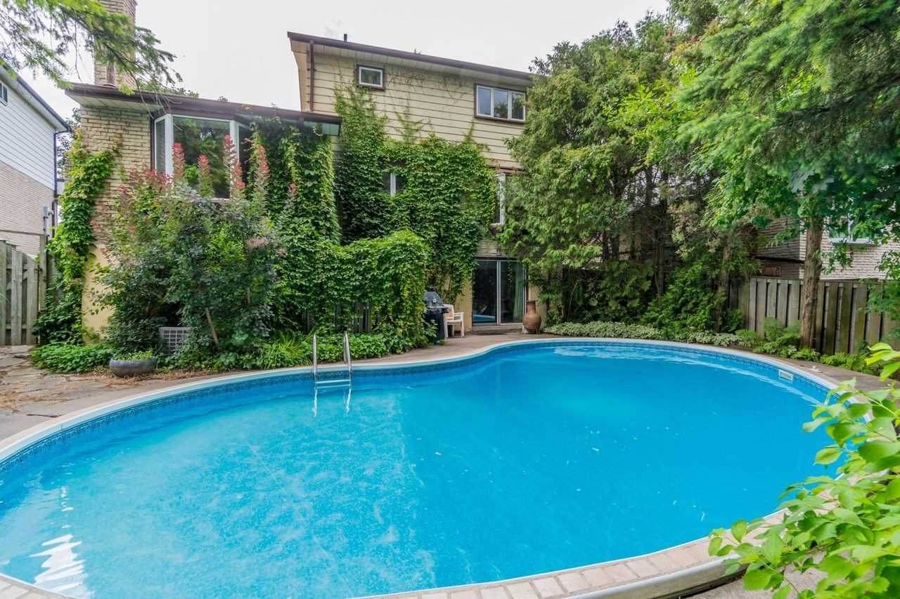 136 Beaverbrook Crt - Photo 1