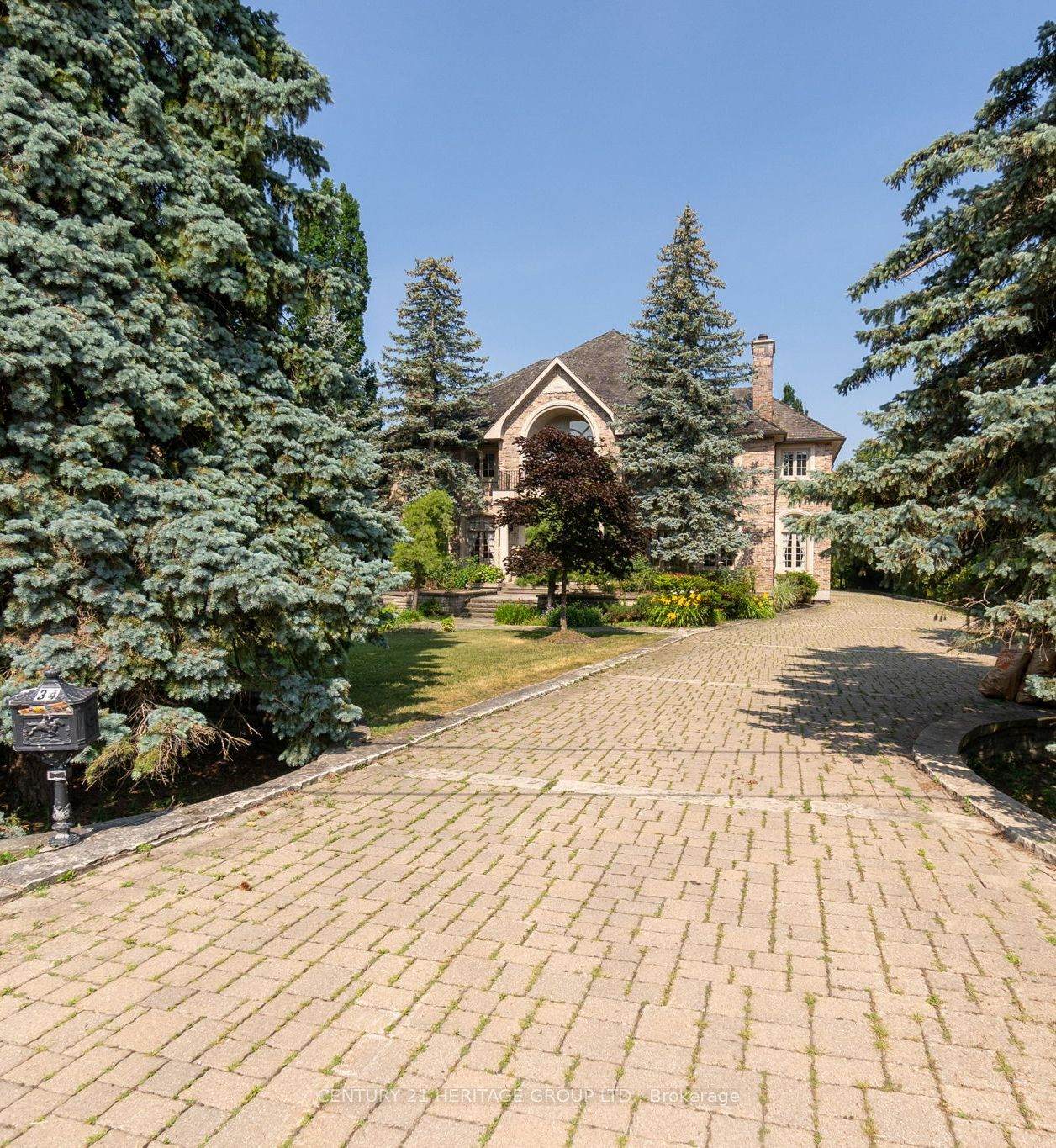 34 Maryvale Crescent - Photo 1