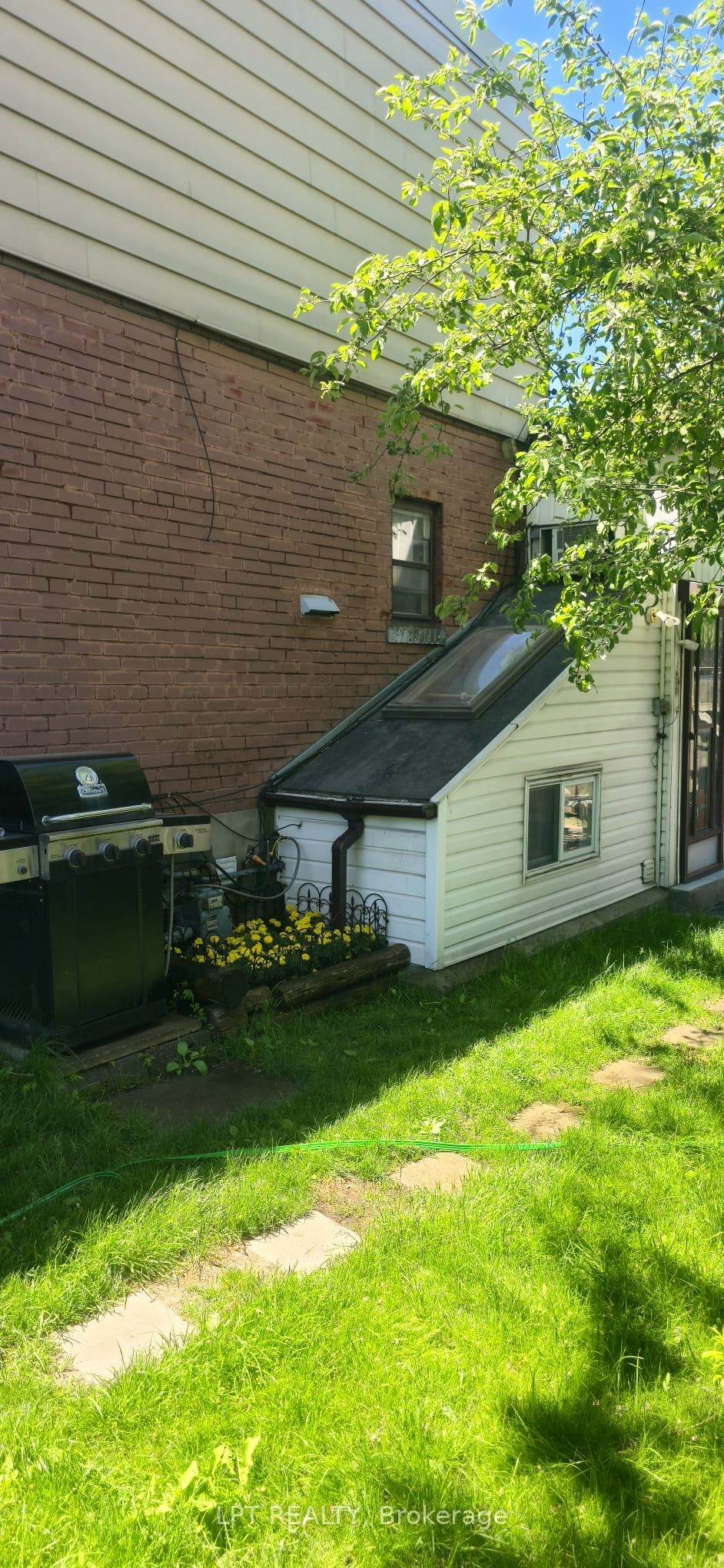 https://bt-photos.global.ssl.fastly.net/toronto/orig_boomver_3_W13443074-1.jpg