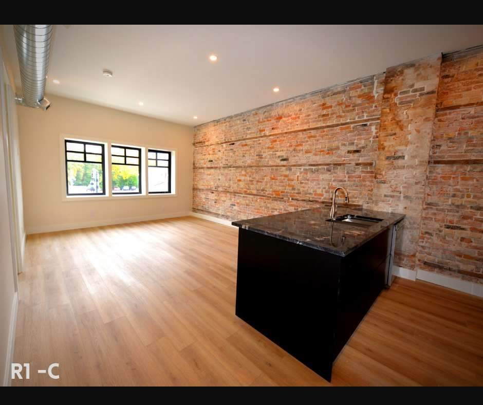 61 Colborne St - Photo 1