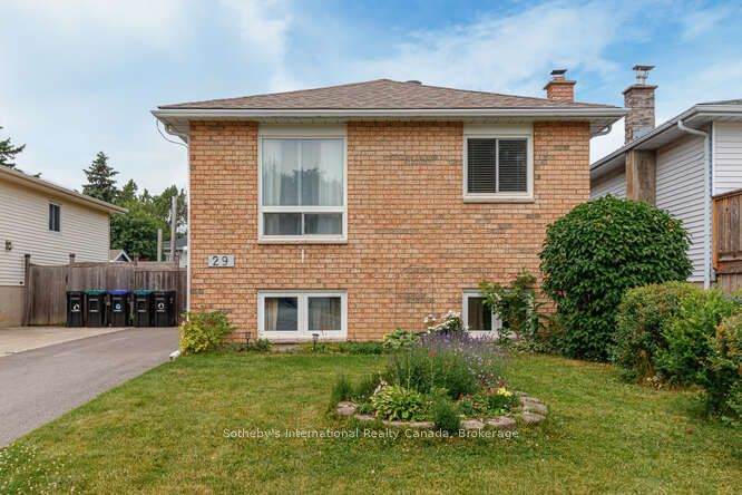 29 Courtice Crescent - Photo 1