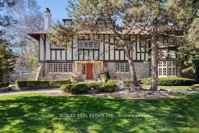 40 Castle Frank Crescent - Photo 1