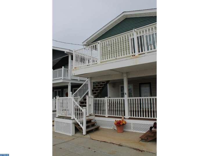717 Spruce Avenue - Photo 1