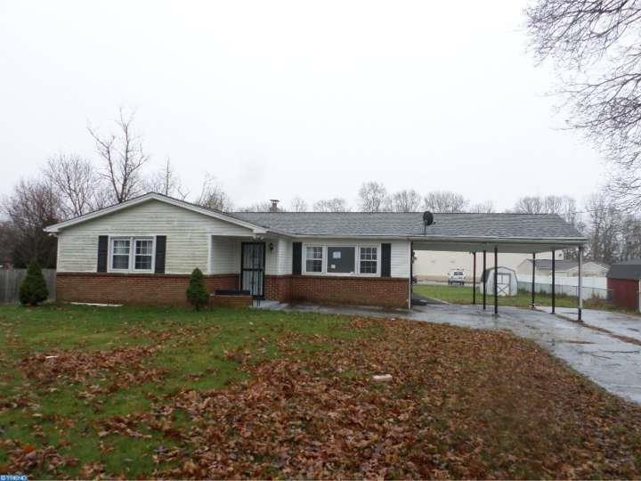 136 Earl Avenue - Photo 1