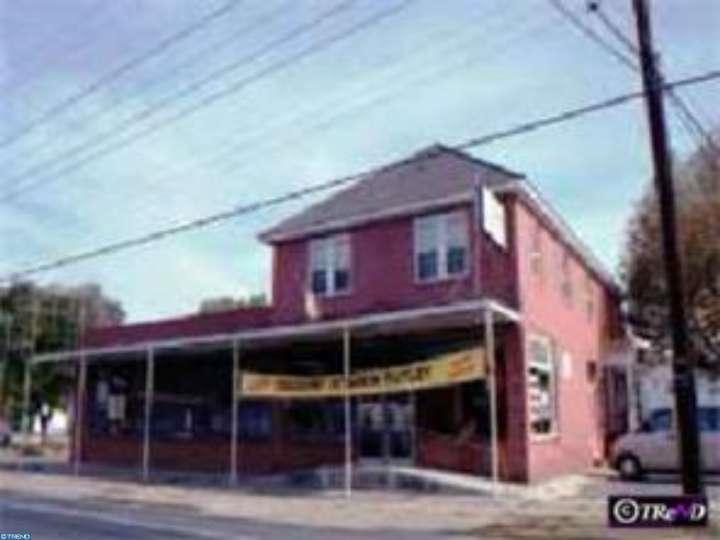 196 Broadway - Photo 1