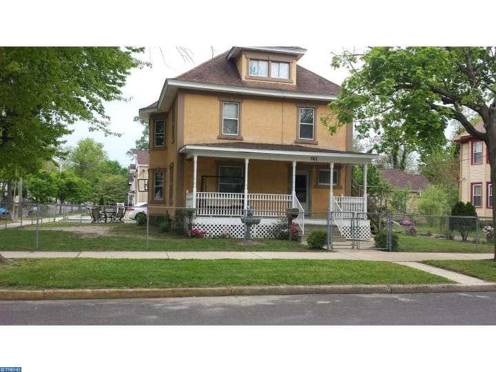 741 Montrose Street - Photo 1